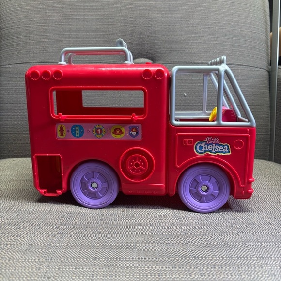 Barbie Chelsea Fire Truck Playset Vehicle - Picture 1 of 5